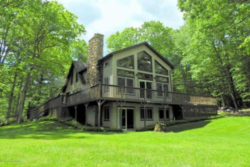 121 Fiddlers Ct, Cresco PA  18326-7777 exterior
