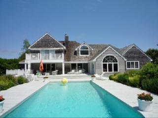156 Summerfield Ln, Watermill NY  11976-3600 exterior