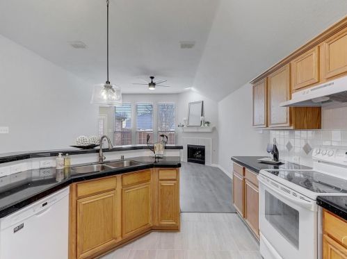 202 Trailwood Dr, Allen TX  75002-4935 exterior