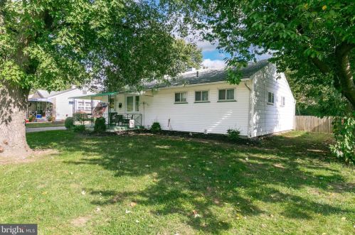 728 Main St, Lumberton Township, NJ 08048-3069