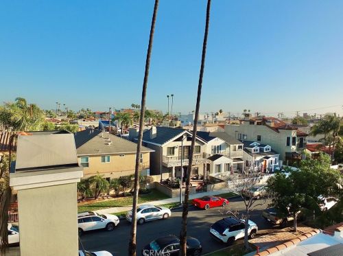 227 Glendora Ave, Long Beach CA  90803-3504 exterior