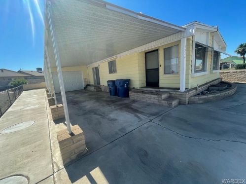 1372 Tuthill Ln, Bullhead City, AZ 86442-6741