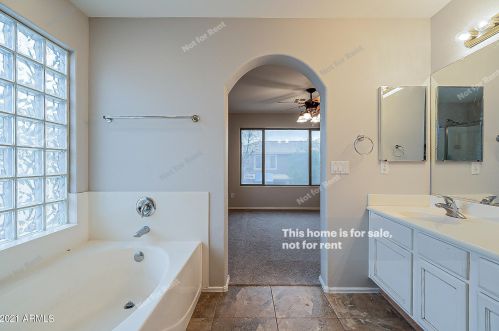 837 Cathy Dr, Gilbert AZ 85296-3639 exterior