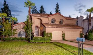 597 Woodhaven Ln, Fresno, CA 93720-1285