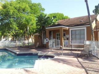2184 80th Ter, Hollywood FL  33025-2200 exterior