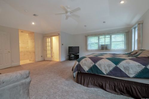162 Miller Place Rd, Miller Place NY  11764-2803 exterior