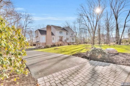707 Arnold Dr, Franklin Lakes, NJ 07417-3001