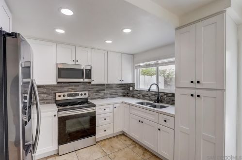 3443 Los Mochis Way, Oceanside CA  92056-4751 exterior