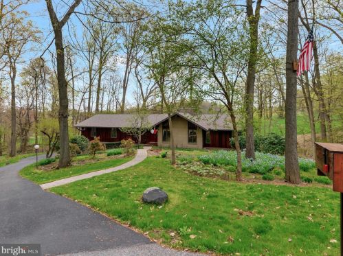 702 Grouse Ln, Kennett Sq, PA 19348-1521