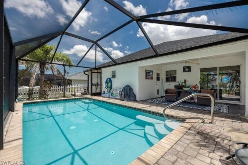 812 13th Ave, Cape Coral, FL 33909-0031