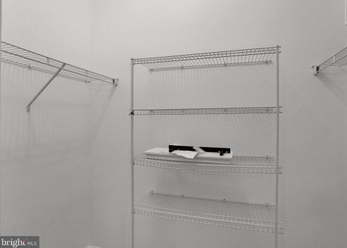 726 Blossom Dr, Hanover PA  17331-2078 exterior