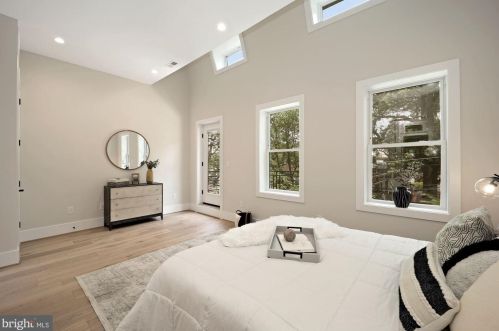 326 Taylor St, Washington DC  20017-1529 exterior