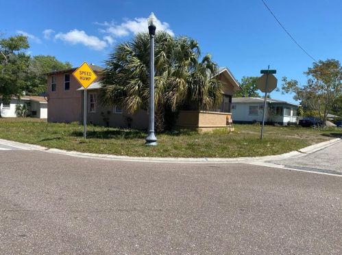 2593 Langdon Ave, Saint Petersburg, FL 33712-2153