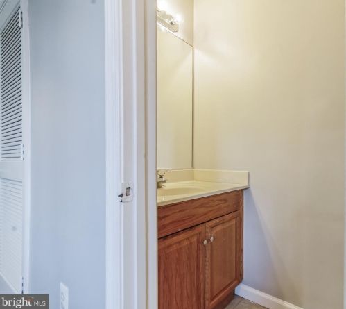 13046 Terminal Way, Woodbridge VA  22193-6116 exterior