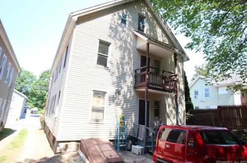 22 Columbia St, Ansonia CT  06401-2403 exterior