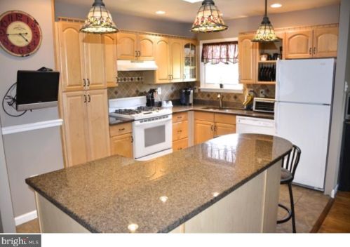 728 Sterling Rd, West Deptford, NJ 08096-4015