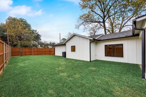 9003 Frst Hl Blvd, Dallas TX 75218-3633 exterior