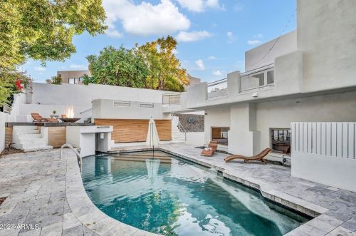 7627 22nd St, Phoenix AZ  85020-4706 exterior