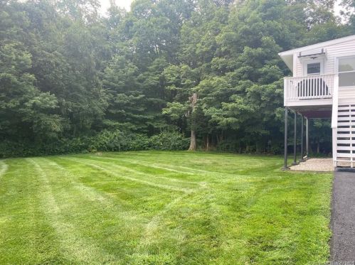 242 Dahlia Dr, Mahopac NY  10541-3768 exterior