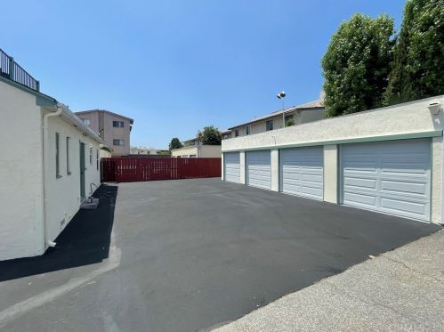 807 Chevy Chase Dr, Glendale CA 91205-3018 exterior