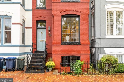 250 11th St, Washington, DC 20002-6218