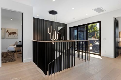 4955 Haskell Ave, Van Nuys CA  91436-1674 exterior