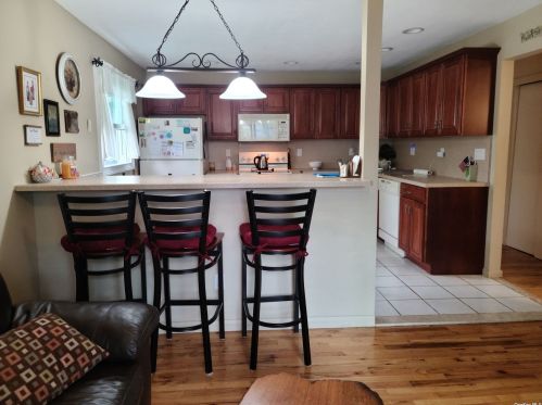 374 Alfred St, Holbrook, NY 11741-2925