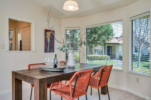 41 Fountain Grove Cir, Fairfield CA  94558-2483 exterior