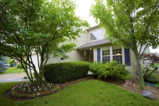 831 Cape Henry Dr, Columbus, OH 43228-9289