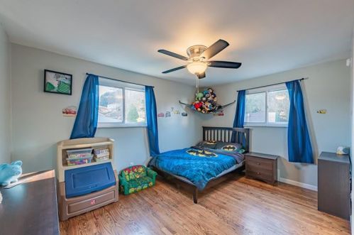 216 Connecticut Dr, New Kensington PA  15068-3523 exterior