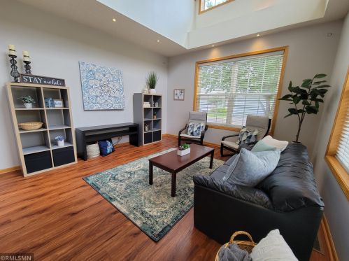 15122 Dunwood Trl, Saint Paul, MN 55124-5854