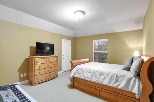 2209 Roadrunner Dr, Lewisville TX  75022-7885 exterior