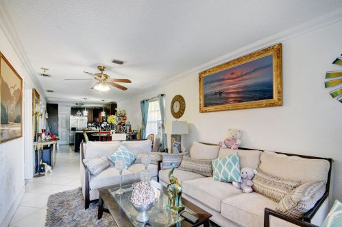 522 Avenida Hermosa, West Palm Beach FL  33405-1515 exterior