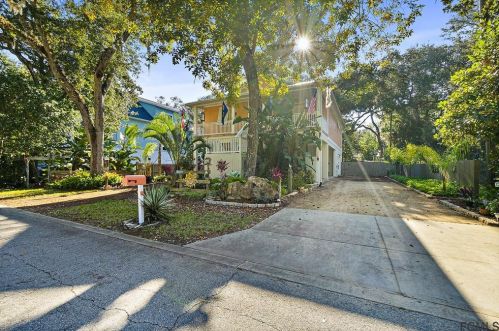 10 Armand Beach Dr, Palm Coast, FL 32137-2612