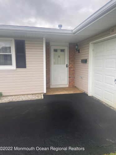 31 Sidney Ct, Bricktown, NJ 08724-2453