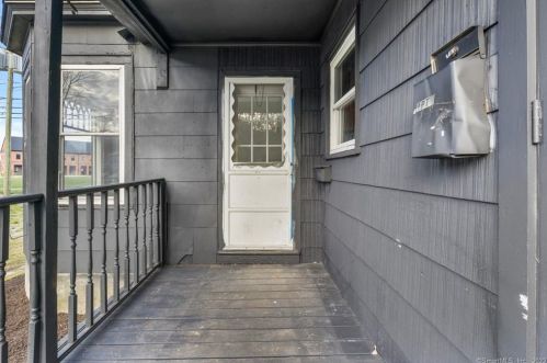 253 School St, Putnam CT  06260-2431 exterior