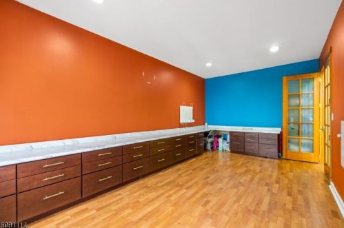 22 Autumn Ridge Rd, Greystone Park NJ  07950-1194 exterior