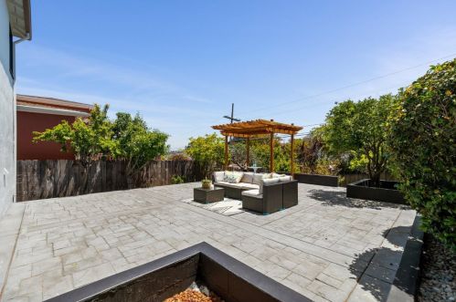 347 Paramount Dr, Millbrae CA  94030-1324 exterior