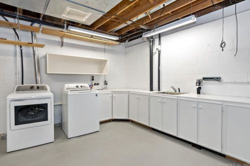 1209 Oenoke Rdg, New Canaan CT  06840-2613 exterior
