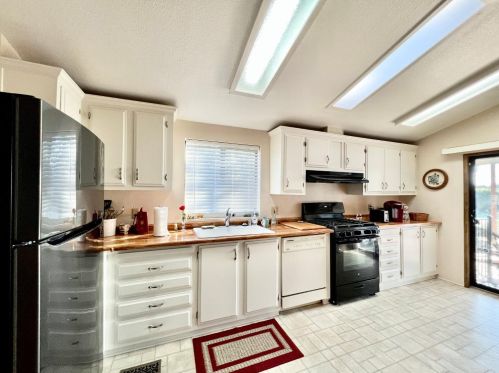 6124 Mame Ct, Citrus Heights, CA 95621-3566