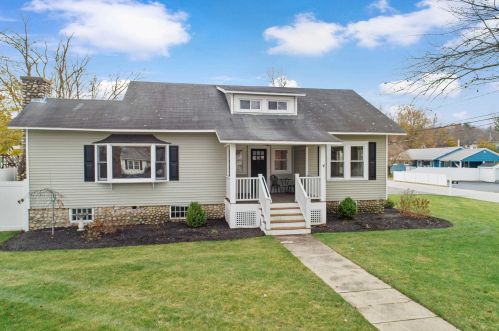 640 Mast Rd, Goffstown NH  03045 exterior