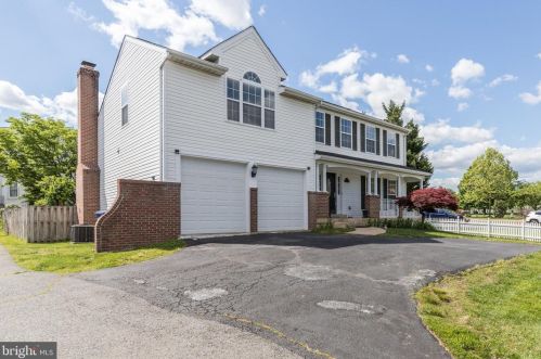 811 Dranesville Rd, Herndon, VA 20170-3008