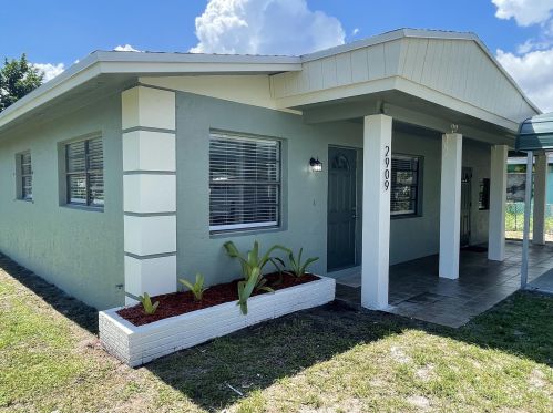 2909 Avenue, Fort Pierce FL  34947-2049 exterior