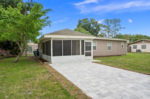 7802 Westmont Dr, Fort Pierce, FL 34951-4903