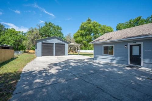 8544 Pinecone Dr, Lakeland FL  33809-1674 exterior