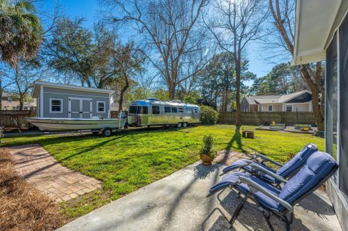 725 Chatter Rd, Mount Pleasant SC  29464-5116 exterior