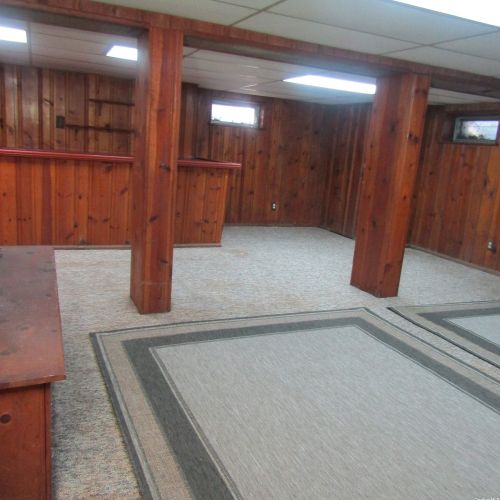 2 Oak Dr, New Hyde Park NY  11040-3315 exterior