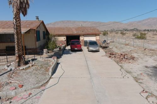 63680 Scenic Dr, Desert Hot Springs, CA 92240-2831
