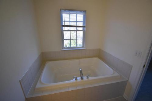 97 Highlands Blvd, Easton PA  18042-7262 exterior