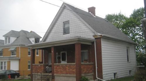 433 Guy St, Jeannette, PA 15644-1817